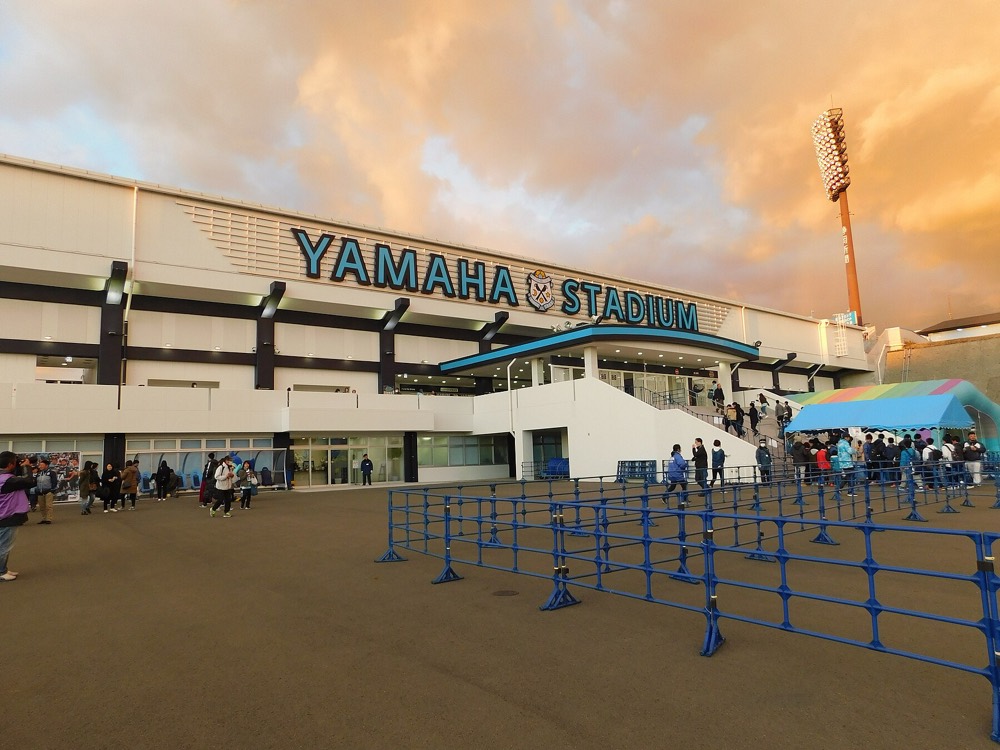 ヤマハスタジアムの入口